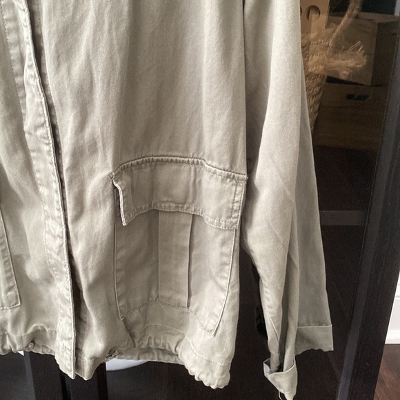 Universal Threads Utility Army Jacket - Picture 3 of 5